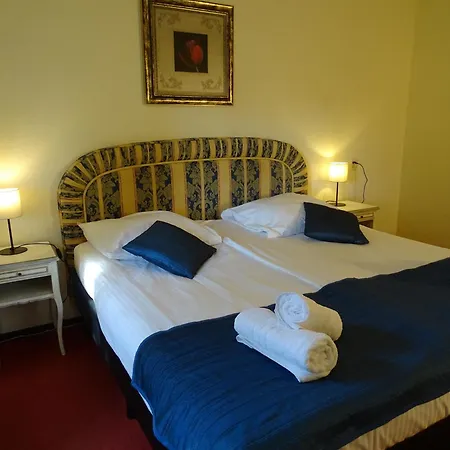 Kasteel Schaloen - & Holiday home *