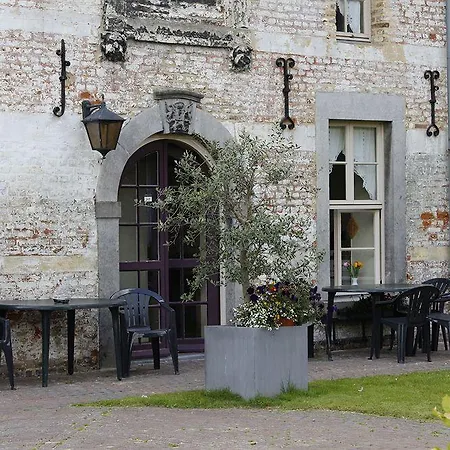 Semesterbostad Kasteel Schaloen - & *