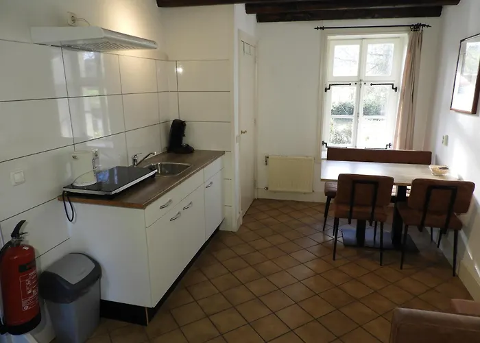 Kasteel Schaloen - & Feriehus Valkenburg aan de Geul