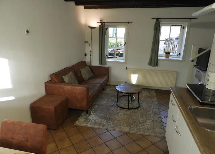 Holiday home Kasteel Schaloen - & *