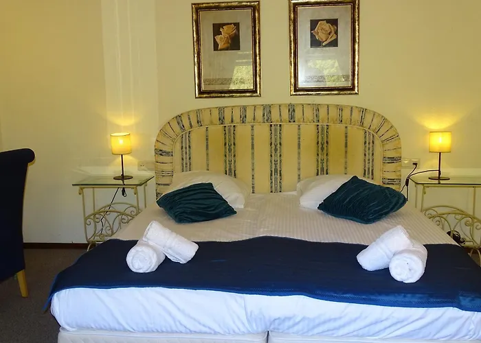 Kasteel Schaloen - & *