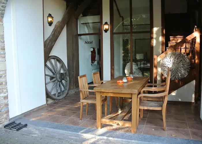 Feriehus Kasteel Schaloen - & *