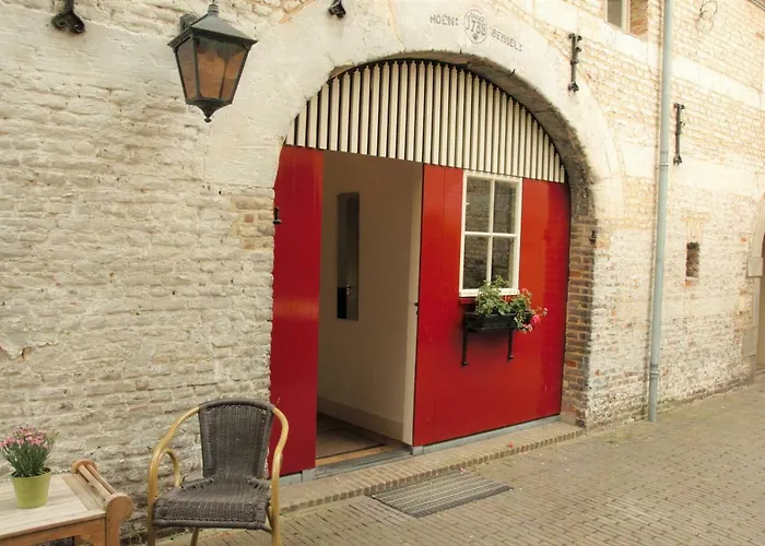 Holiday home Kasteel Schaloen - & Valkenburg aan de Geul